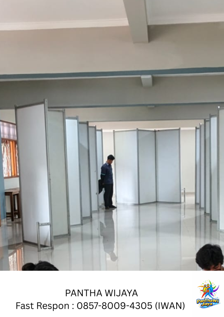 Sewa Partisi Putih Setting Zig Zag Bekasi